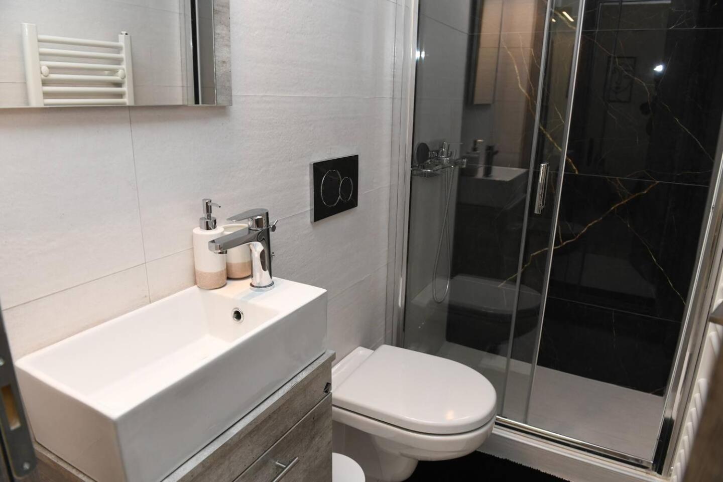 אתונה Konstantina Apartment מראה חיצוני תמונה